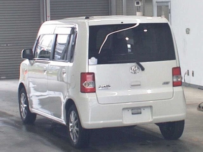 TOYOTA PIXIS SPACE