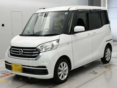 NISSAN DAYZ ROOX