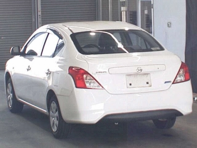 NISSAN TIIDA LATIO