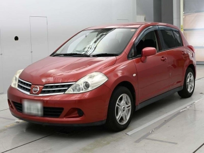 NISSAN TIIDA