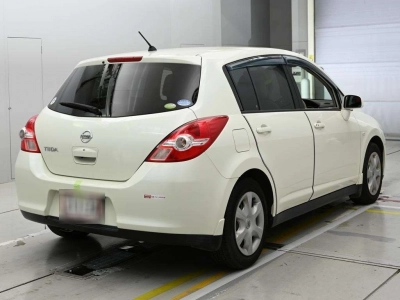 NISSAN TIIDA