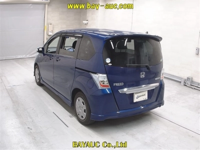 HONDA FREED HYBRID