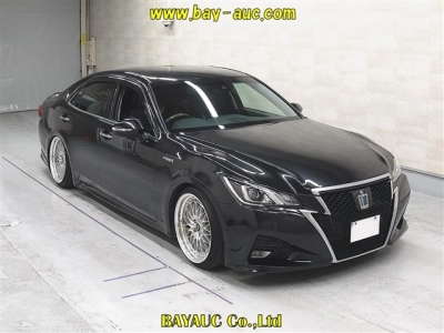 TOYOTA CROWN HYBRID