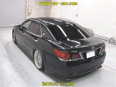 TOYOTA CROWN HYBRID