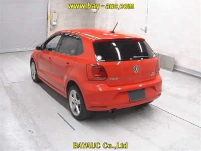 VOLKSWAGEN POLO