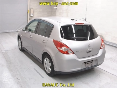 NISSAN TIIDA