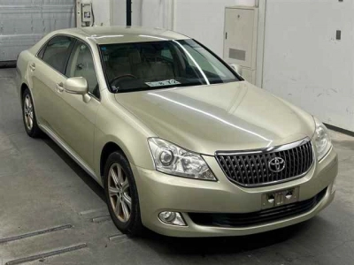 TOYOTA CROWN MAJESTA