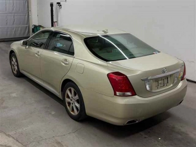 TOYOTA CROWN MAJESTA