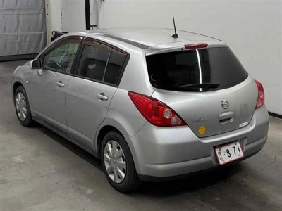 NISSAN TIIDA