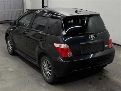 TOYOTA IST