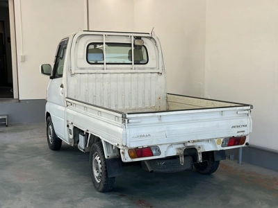 MITSUBISHI MINICAB TRUCK