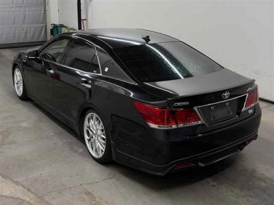 TOYOTA CROWN HYBRID