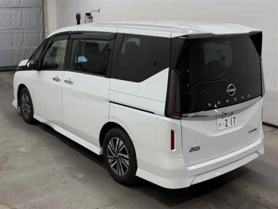NISSAN SERENA