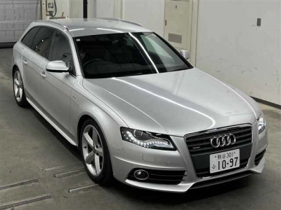 AUDI A4 AVANTE