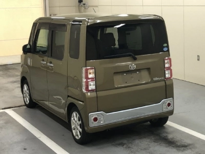 DAIHATSU WAKE