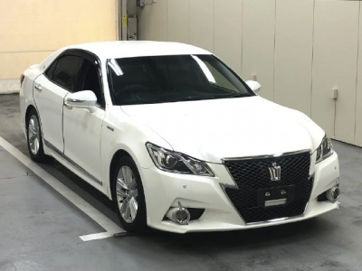 TOYOTA CROWN HYBRID