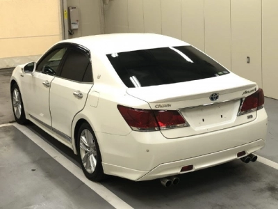 TOYOTA CROWN HYBRID