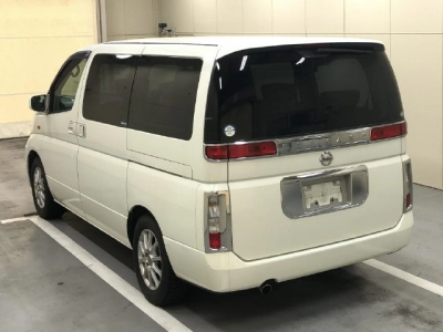 NISSAN ELGRAND