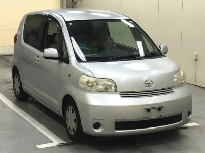 TOYOTA PORTE