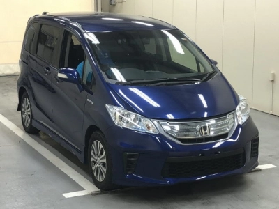 HONDA FREED HYBRID