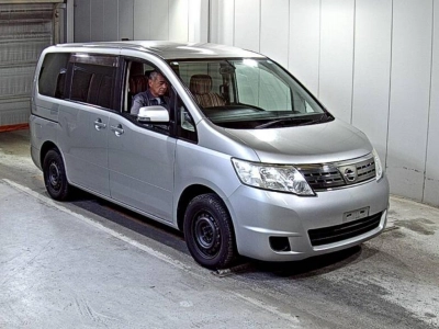 NISSAN SERENA