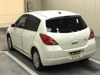 NISSAN TIIDA