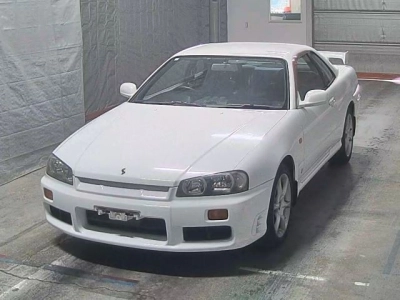 NISSAN SKYLINE