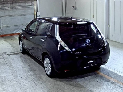 NISSAN LEAF