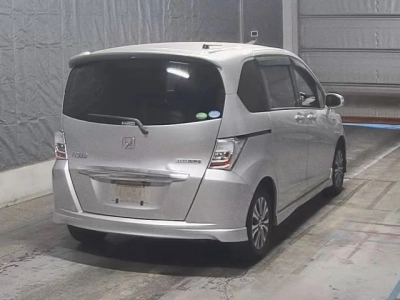 HONDA FREED HYBRID