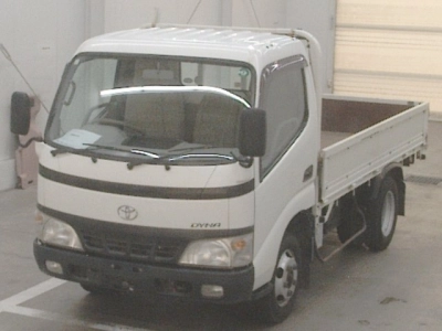 TOYOTA DYNA