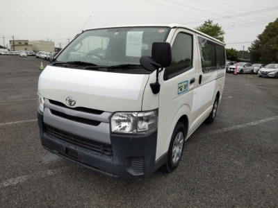 TOYOTA REGIUS ACE
