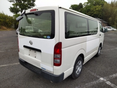TOYOTA REGIUS ACE