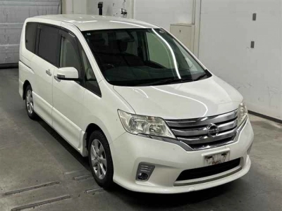 NISSAN SERENA