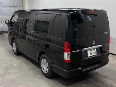 TOYOTA REGIUS VAN