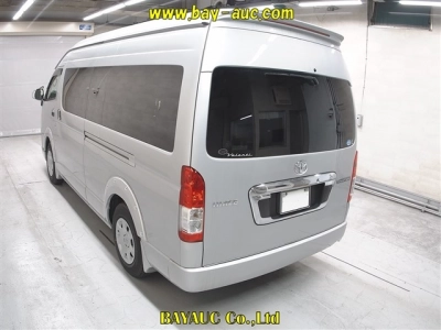 TOYOTA HIACE WAGON