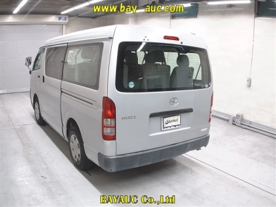 TOYOTA HIACE WAGON