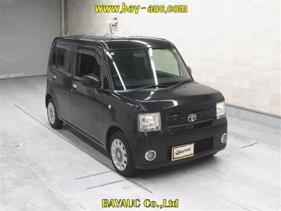 TOYOTA PIXIS SPACE