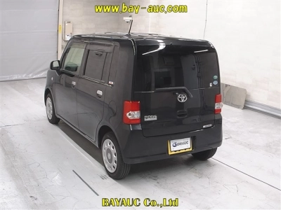 TOYOTA PIXIS SPACE