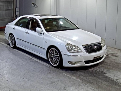 TOYOTA CROWN MAJESTA