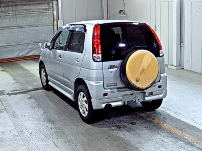 DAIHATSU TERIOS KID