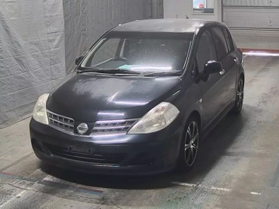 NISSAN TIIDA