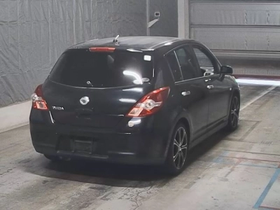 NISSAN TIIDA