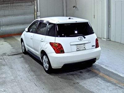 TOYOTA IST