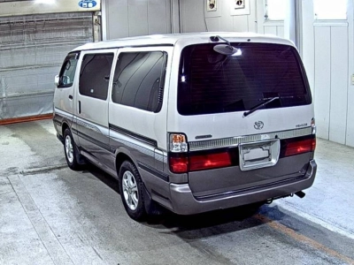 TOYOTA HIACE WAGON