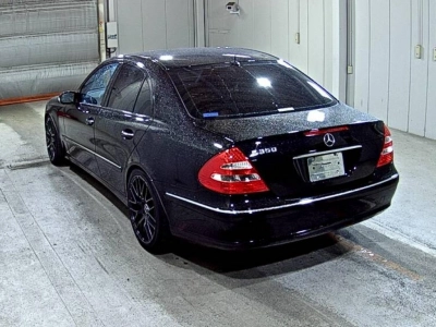 MERCEDES BENZ E CLASS