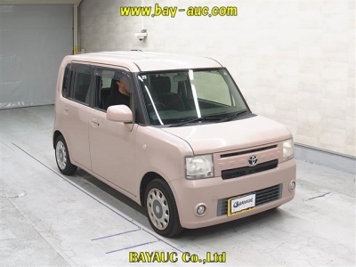 TOYOTA PIXIS SPACE