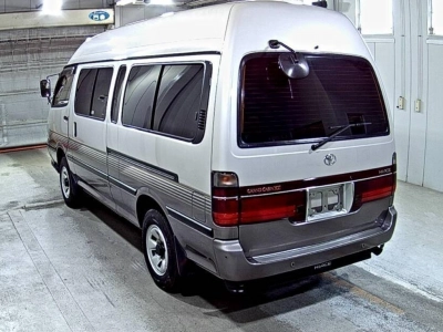 TOYOTA HIACE WAGON