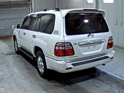TOYOTA LAND CRUISER 100