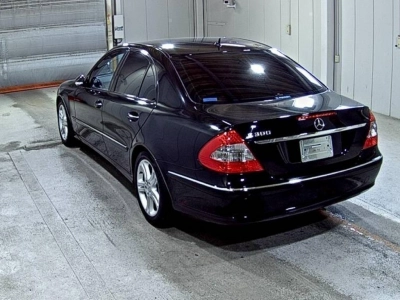 MERCEDES BENZ E CLASS