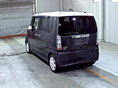 HONDA N BOX +